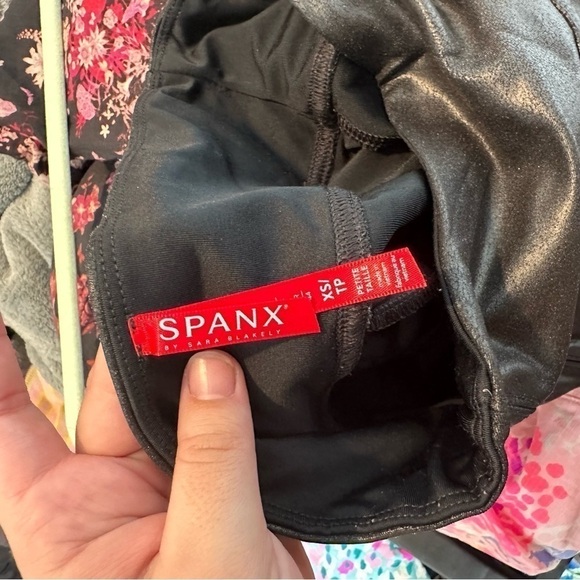 Spanx Black Faux Vegan Leather Leggings Size XS Petite Fall Staple - Picture 4 of 6
